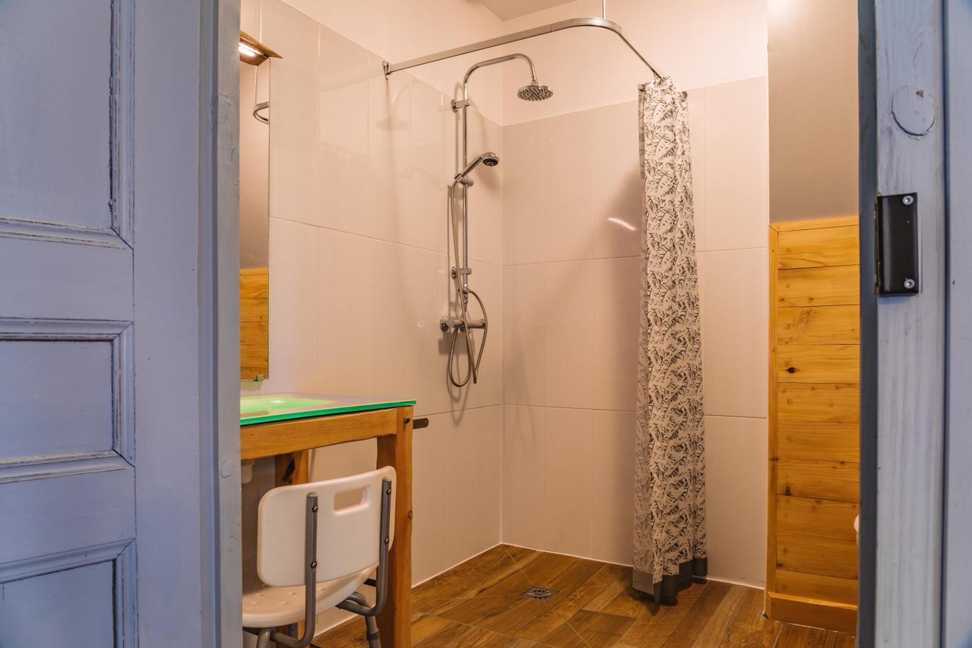 Gites La Boletiere Saint-Etienne-du-Valdonnez Room photo